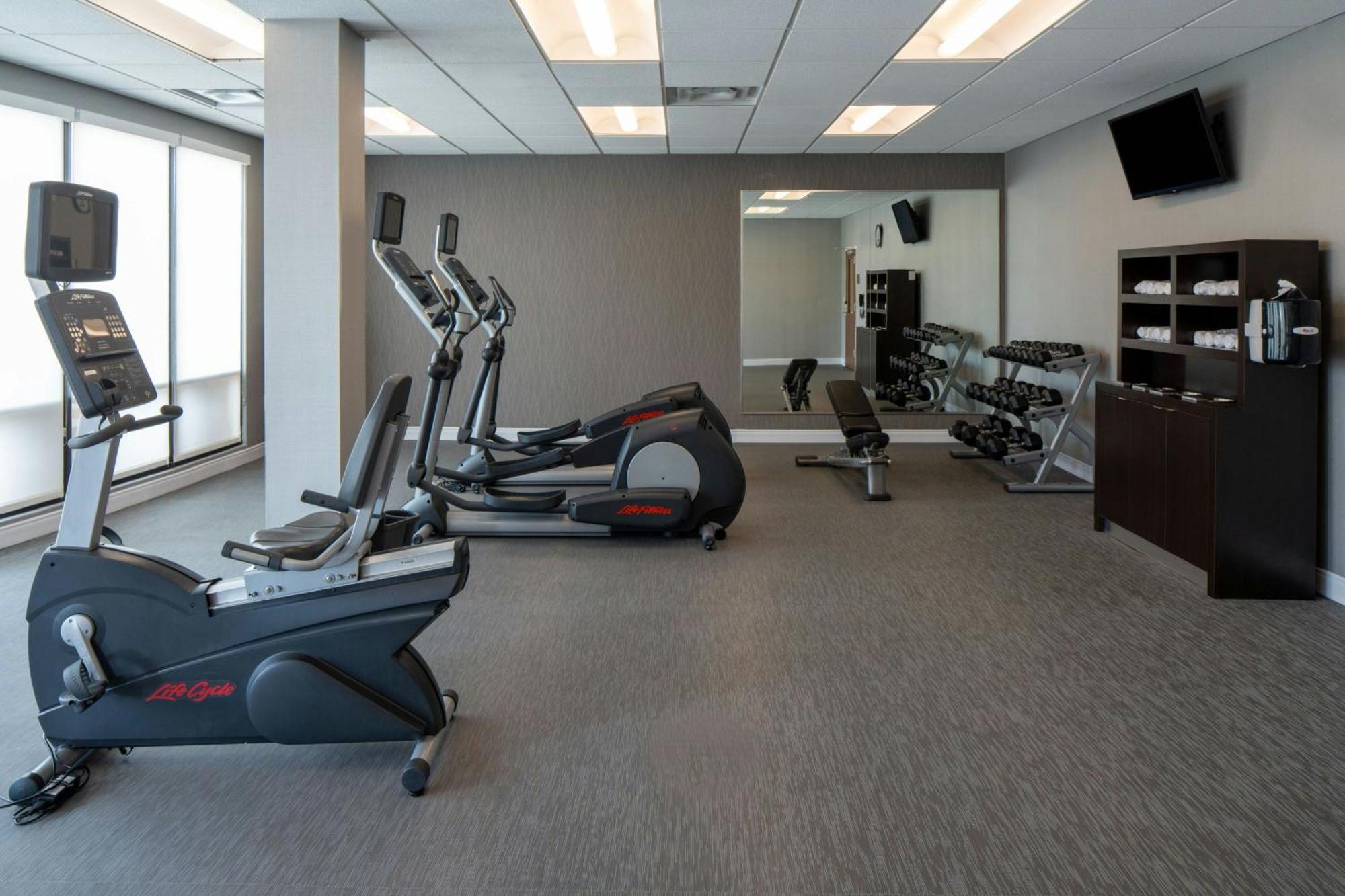 Courtyard By Marriott Jackson Airport/Pearl Hotel Buitenkant foto
