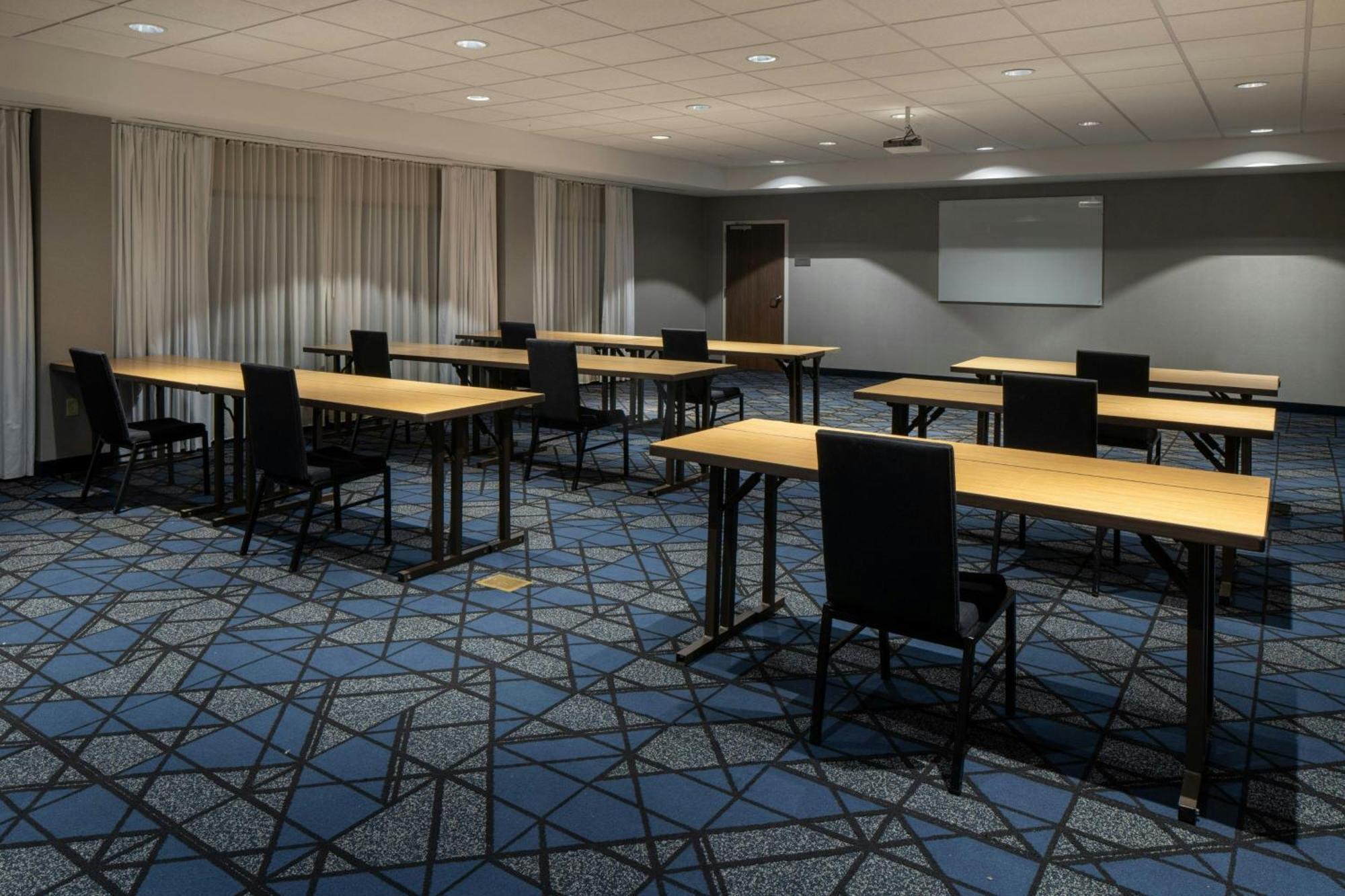 Courtyard By Marriott Jackson Airport/Pearl Hotel Buitenkant foto
