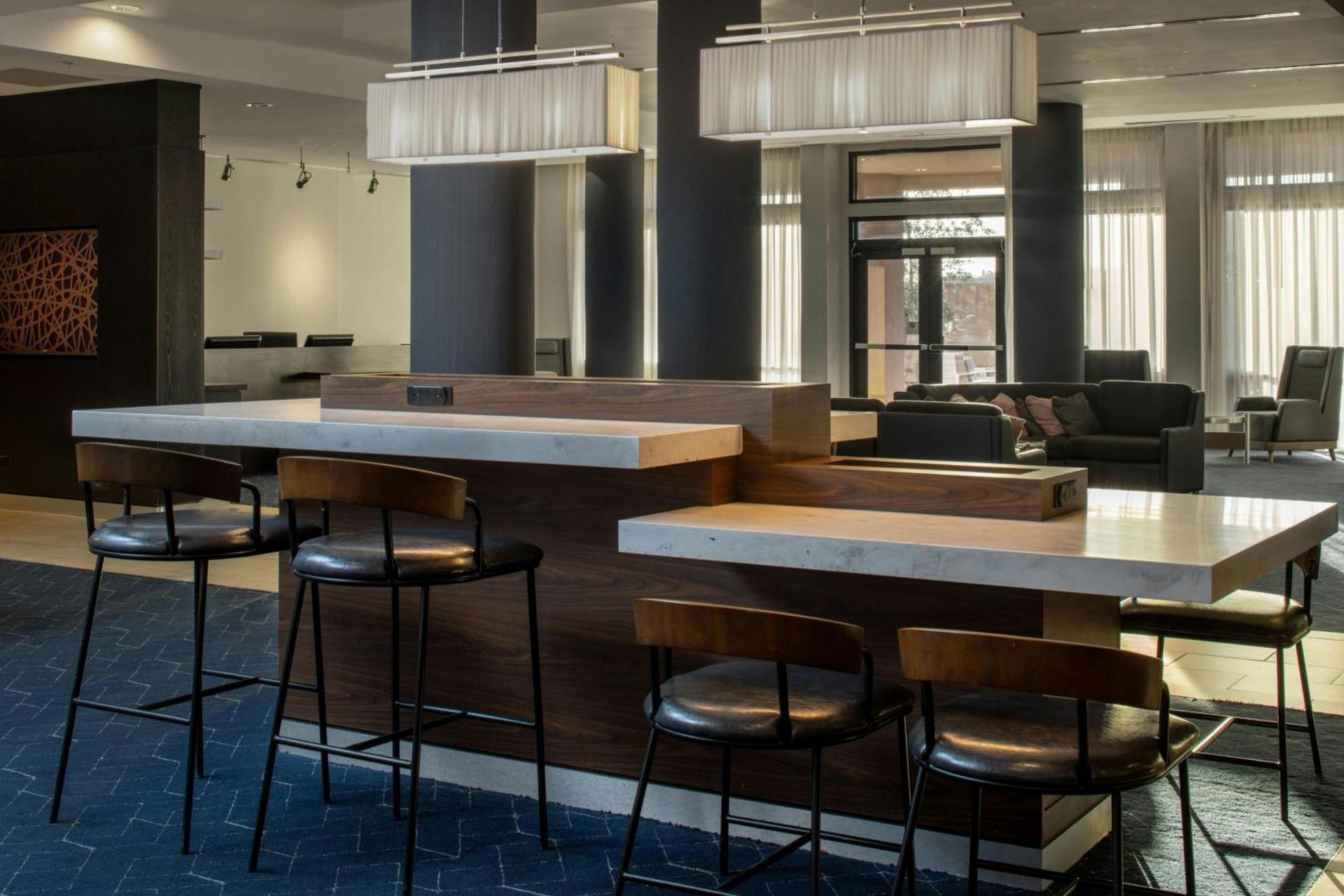 Courtyard By Marriott Jackson Airport/Pearl Hotel Buitenkant foto