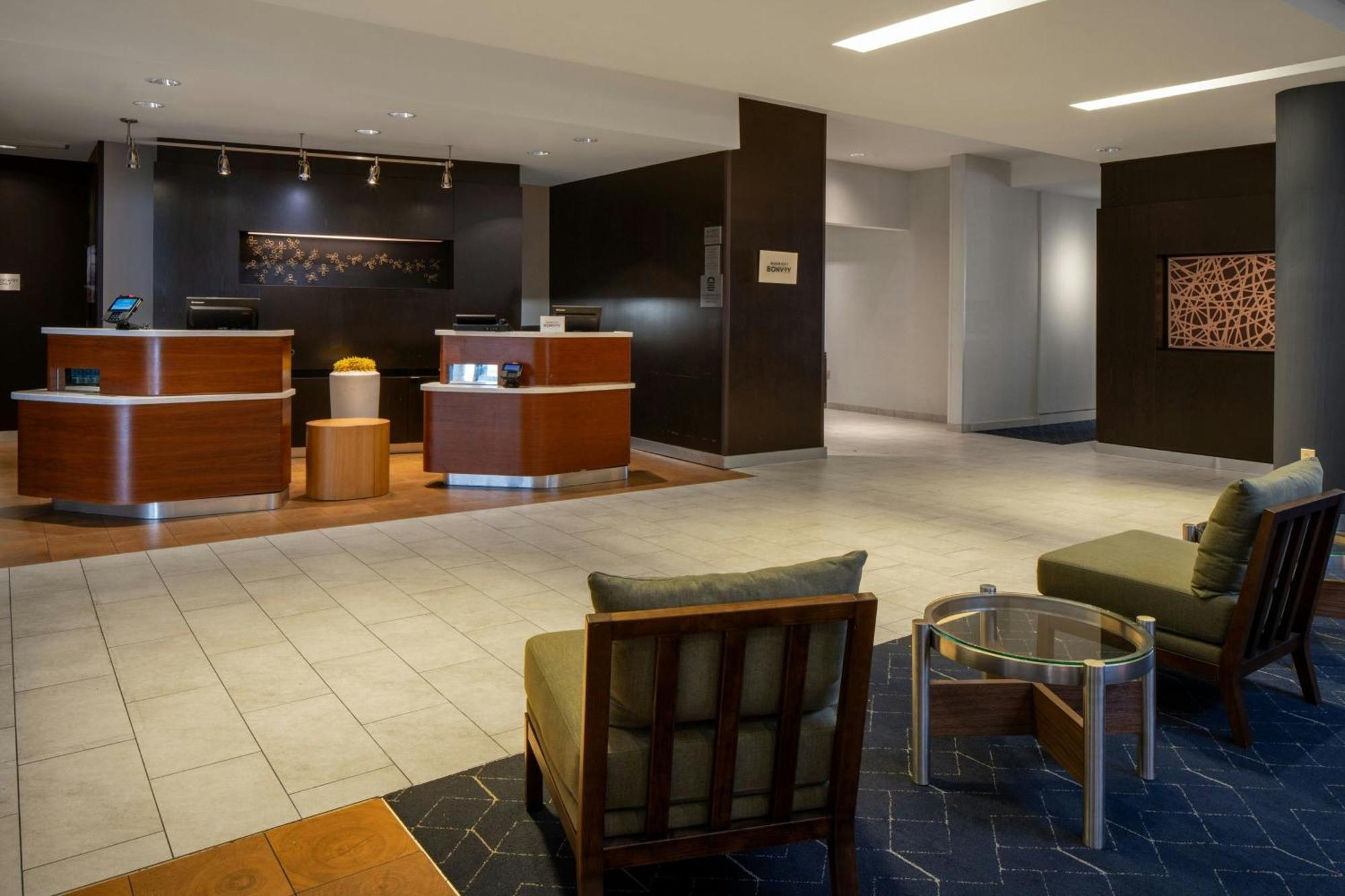 Courtyard By Marriott Jackson Airport/Pearl Hotel Buitenkant foto