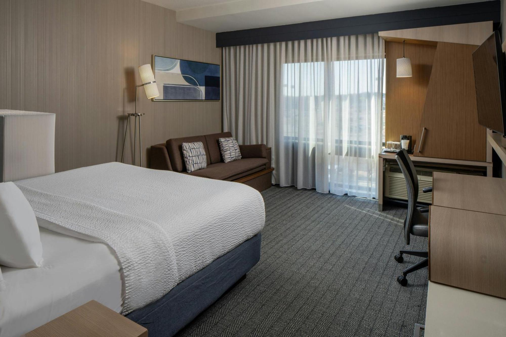 Courtyard By Marriott Jackson Airport/Pearl Hotel Buitenkant foto